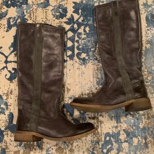 Steve Madden leather boots. Size 6. Gray.